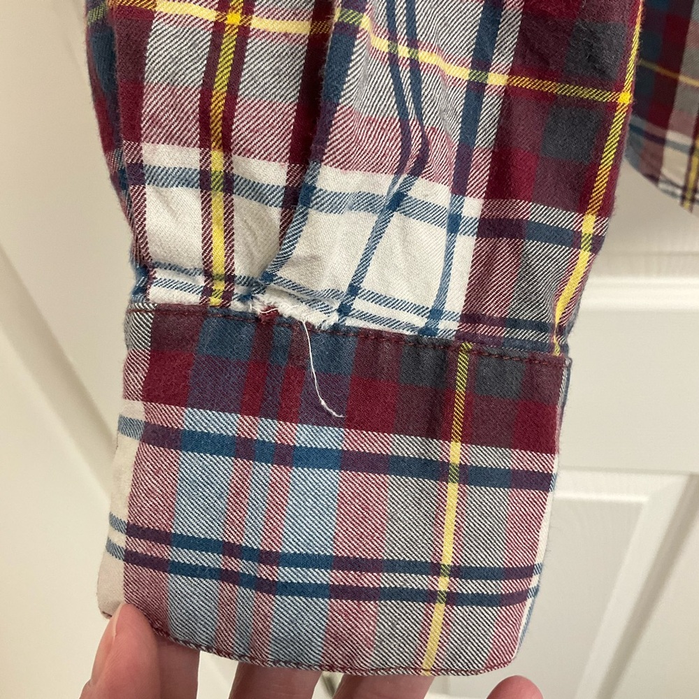 The North Face Women’s Button Down Plaid Shirt - Picture 9 of 10